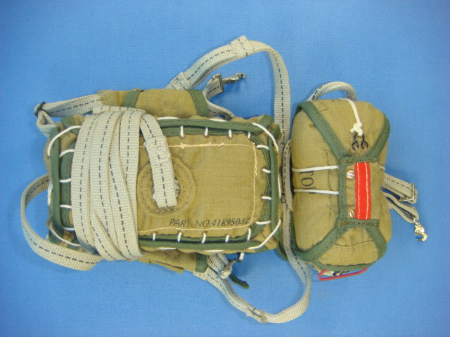 TZ WWII U.S. parachute T-5 with reserve